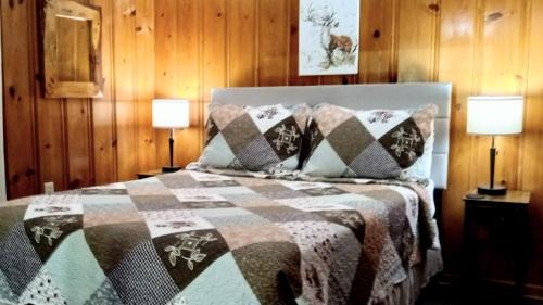 Chimney Rock Hotel | The Evening Shade River Lodge and Cabins