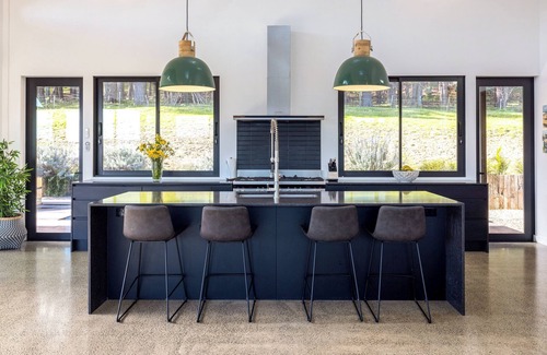 Onetangi House | THE Fairways - Coast & Country