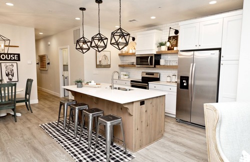 Washington Fields Condo | πThe Farm House π POOL IS OPEN!