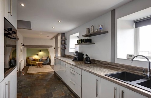 Pistyll Cottage | The Farmhouse - a llyn peninsula that sleeps 7 guests in 4 bedrooms