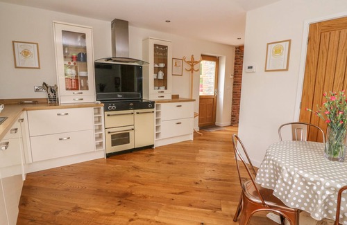 Glandyfi Cottage | The Farmhouse