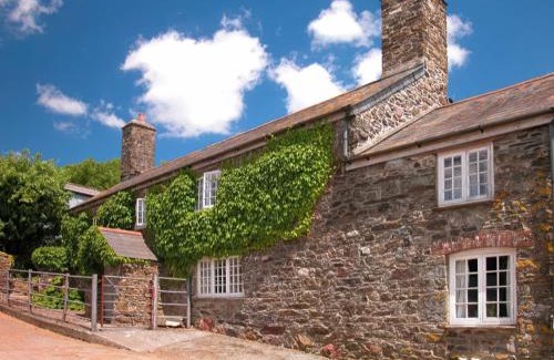 Mary Tavy House | The Farmhouse