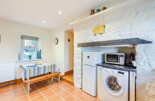 Llangaffo Cottage | The Farmhouse - UK48734