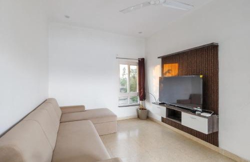 Bhongir Villa | The Farmstays JF PoolBasketball Court