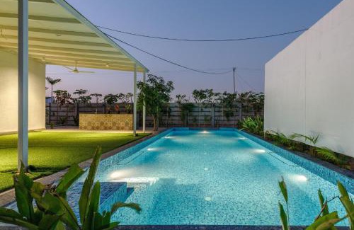 Bhongir Villa | The Farmstays JF PoolBasketball Court