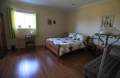 Port Hood Bed & Breakfast | The Fiddle and the Sea Bed and Breakfast