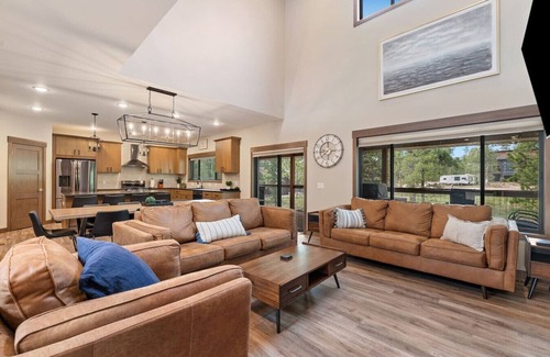 Lead Cabin | The Fireside-Hot Tub, Firepit, Fireplace