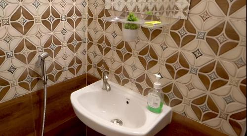 Indira Nagar House | The First Floor I Top Rated Boutique Homestay I Near Lekhraj Metro Lucknow