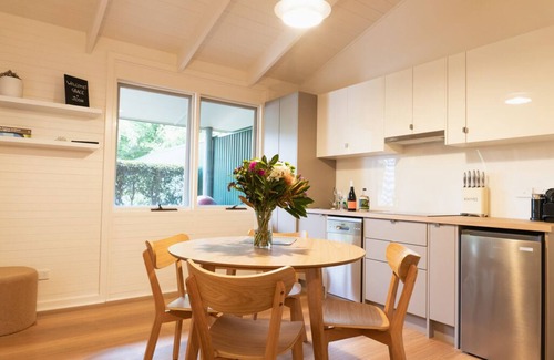 McLaren Flat Apartment | The Flat NooknPeaceful setting on a vineyard