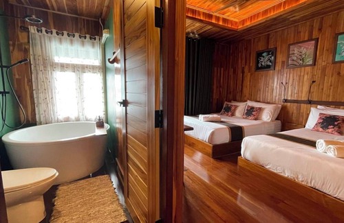 Thong Pha Phum Hotel | The Floating Lake House