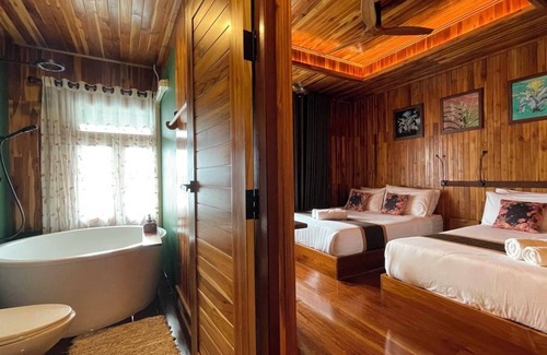 Thong Pha Phum Hotel | The Floating Lake House