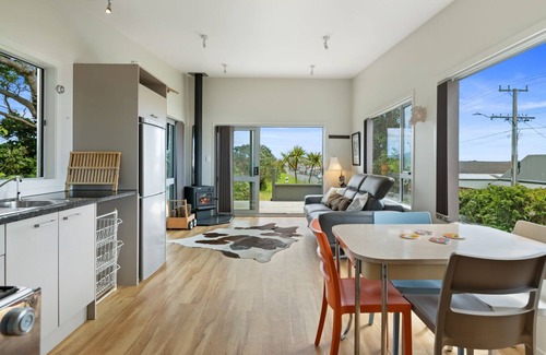 Fitzroy House | The Fritz - New Plymouth Holiday Home