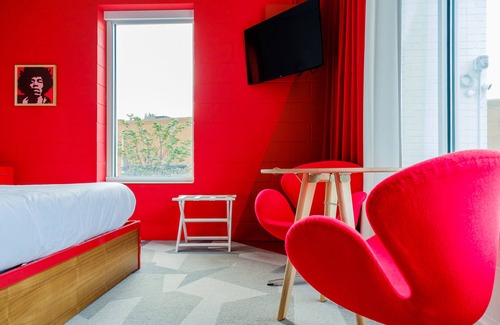 East Hill Hotel | The Gallatin 219, Hip East Nashville Neighborhood!