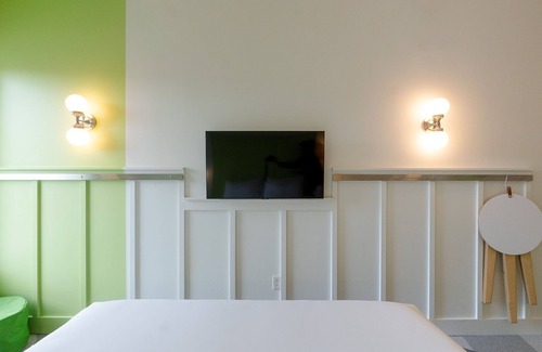 East Hill Hotel | The Gallatin 316, Colorful Boutique Hotel