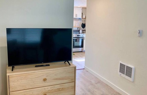 Arcata Apartment | The Garden Alley View