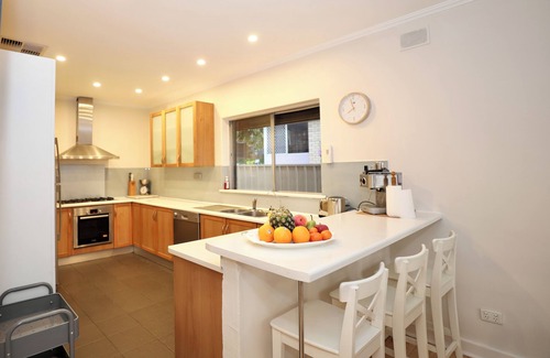 Seacliff Park House | The Garden POOL & SPA housenBy the ocean