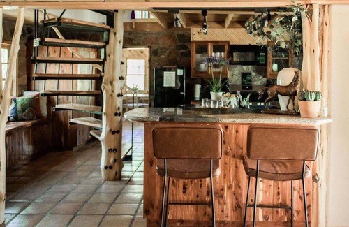 Edmond House | The Gate House in Edmond, Oklahoma - Luxury living, fine dining, shopping, and entertainment!