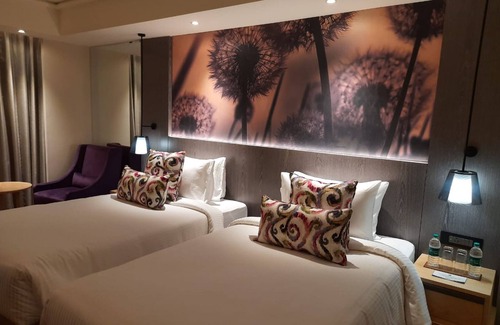 Greater Noida Hotel | THE GAURS SAROVAR PREMIERE