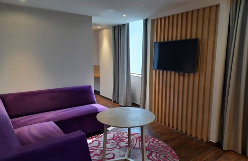 Greater Noida Hotel | THE GAURS SAROVAR PREMIERE