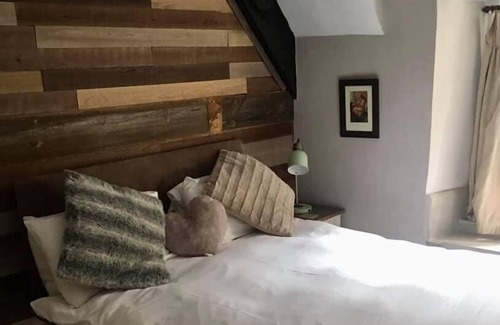 Castle Cary Hotel | The George Hotel