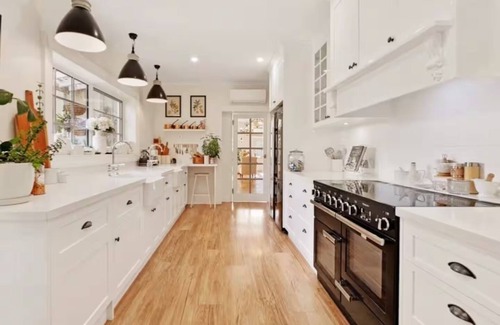 Latrobe House | The Georgian on Gilbert