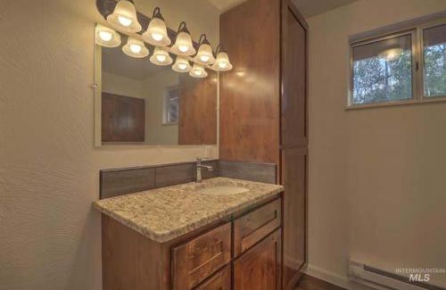 Idaho City Hotel | The Gold Mine Cottage