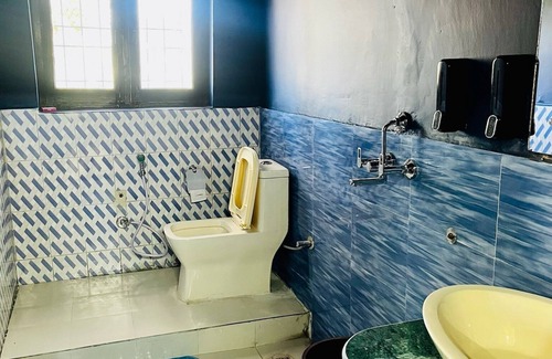 Champawat Hotel | The Golden Leaves Cafe And Cottages