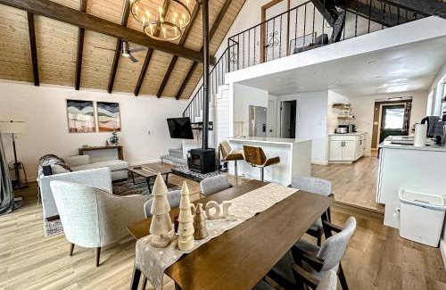 Grand Lake House | The Golden Moose Chalet