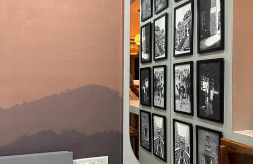 Mundhwa Apartment | The Good Vibes Studio : AC, WiFi, Smart Tv