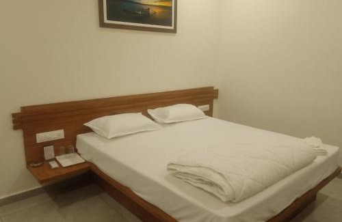 Kodinar Hotel | The Grand Dharti