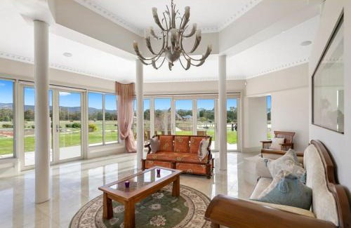 Pomonal Villa | The Grand Manor