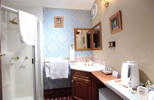 Devonport Bed & Breakfast | The Grand On Macfie