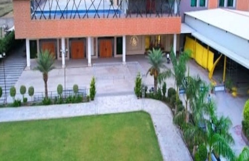 Jaora Hotel | The Grand Padma Resort & Spa