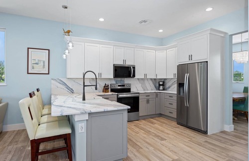 Fort Myers Beach House | "The Grander House" Spacious 6-BR 6 Bath house w/elevator