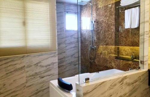 Bang Sao Thong Hotel | The Green View Hotel