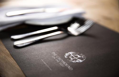 Stockbridge Hotel | The Greyhound on the Test Hotel