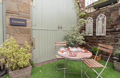 Lydney Apartment | The Grooms