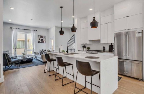 Buena Vista House | The Gulch Getaway Charming Skyline Views