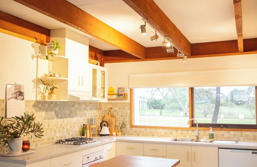 Inverleigh House | The Gums, Inverleigh. Country escape nestled on 8 acres.