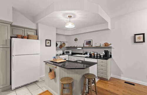 Olde Towne East House | The Gustavus House - For 4!