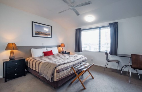 Halswell Hotel | The Halswell Accommodation