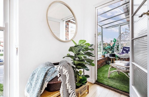 Williamstown Condo | The Hamptons | Condo Steps From Williamstown Beach