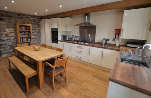 Pistyll Cottage | The Hay Barn - Exclusive 2 bedroom stone cottage