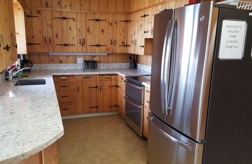 Downtown Cannon Beach House | The Haystack House-Cannon Beach Oceanfront Home Steps to Haystack Rock & Midtown