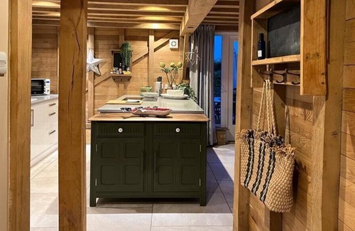 Ware House | The Hen House: Cosy Retreat, Scenic Countryside