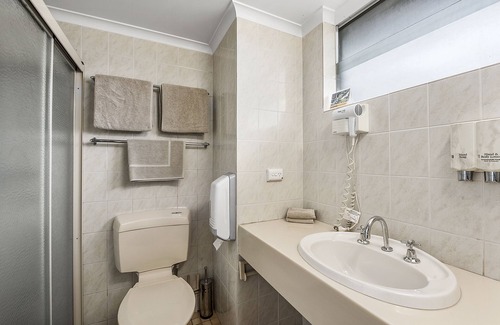 Mount Gambier Hotel | The Henty