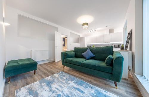 Potters Bar Apartment | The Hertfordshire Hideaway - Entire apartment - Free Parking - 2 bedroom 2 bathroom - 20minutes into London