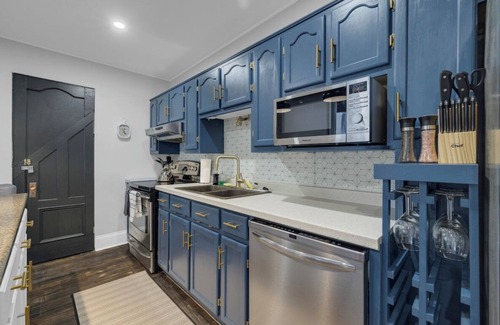 Saint John Apartment | The Hilltop Summary: