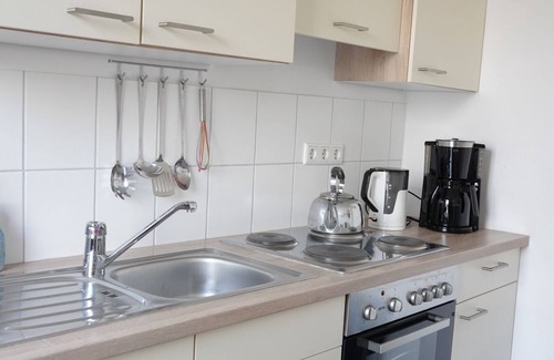 Osterhusum Apartment | The historic carpenter's workshop, WLAN, garage for bicycles and electricity connection