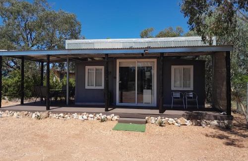 Lightning Ridge Apartment | The Holiday Hut